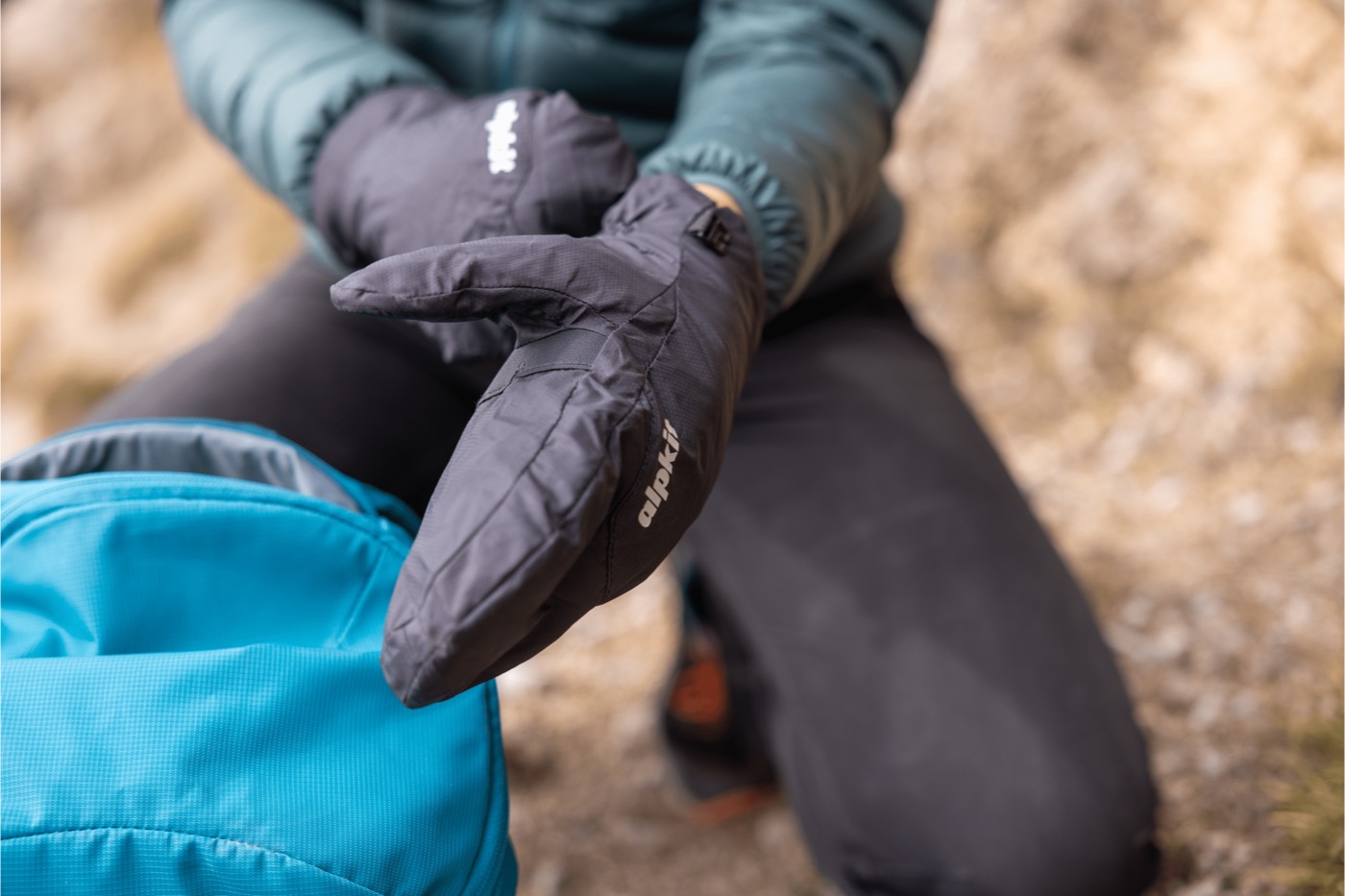 Alpkit Shiel Mitt product photograph, view 2