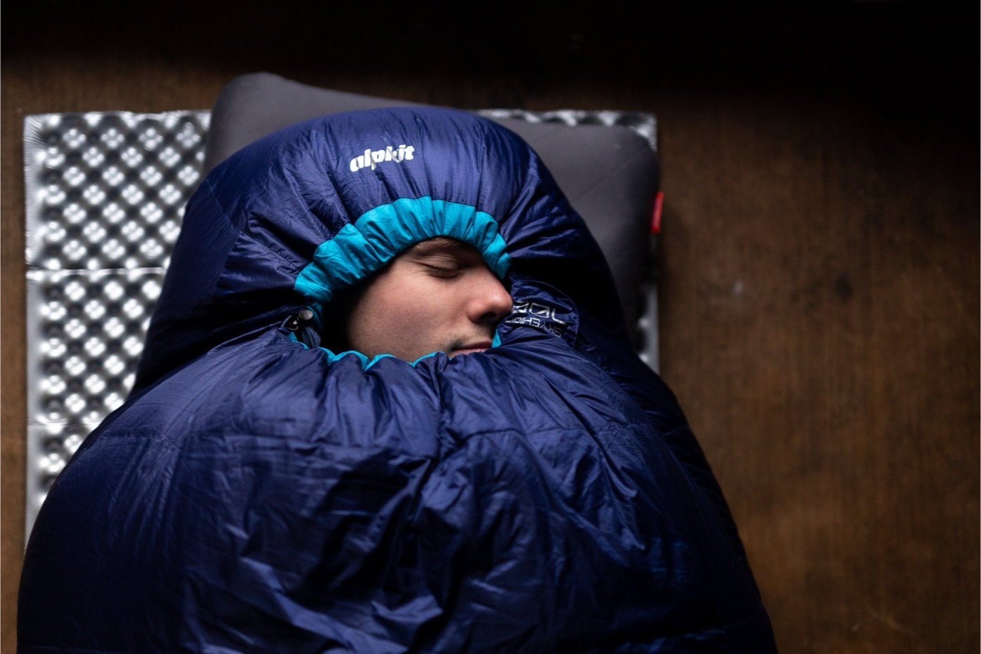 Alpkit SkyeHigh 700 product photograph, view 2